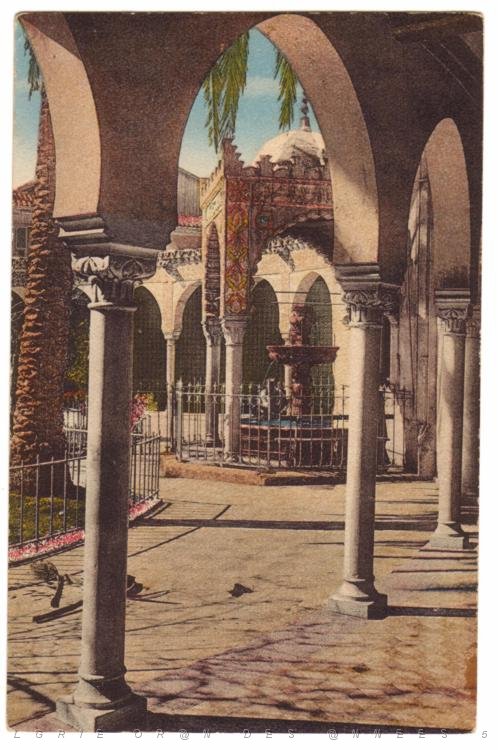 043  COUR DE LA MOSQUEE DU PACHA.JPG